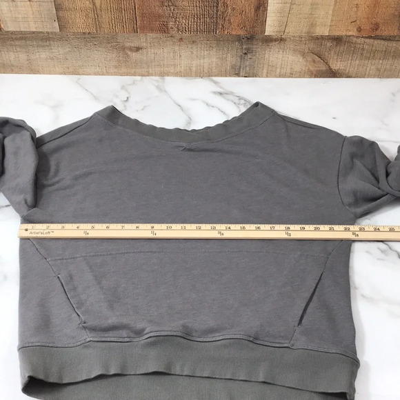 Fabletics Gray Sweatshirt Womens Medium Cotton Pullover - Picture 8 of 10